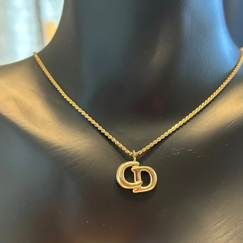 ❌SOLD IN A BUNDLE❌223. Vintage CD pendant Necklace w/COA - Picture 5 of 8
